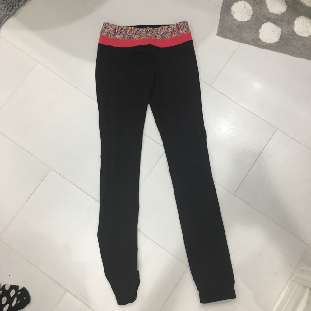 Lululemon leggings size 6
